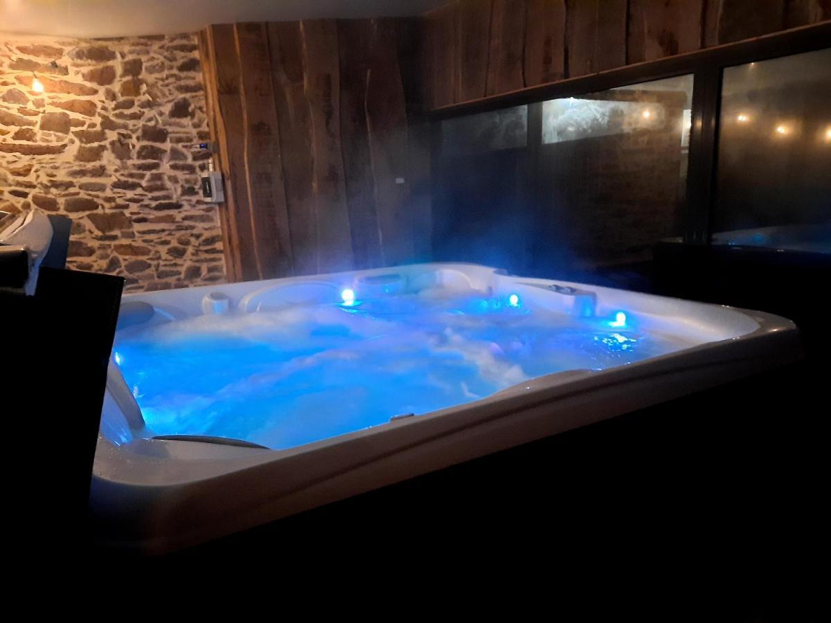 A La Memoire De Merlin & Spa Saint-Malon-sur-Mel Экстерьер фото